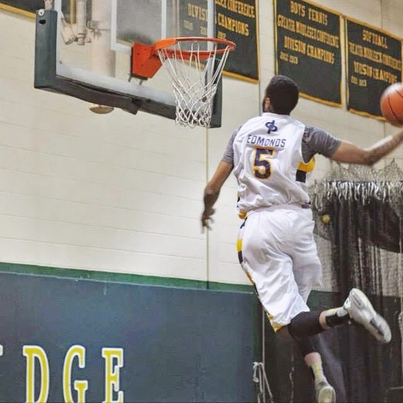 Profile Picture of Kevin Edmonds (@kevinedmonds59) on Poshmark