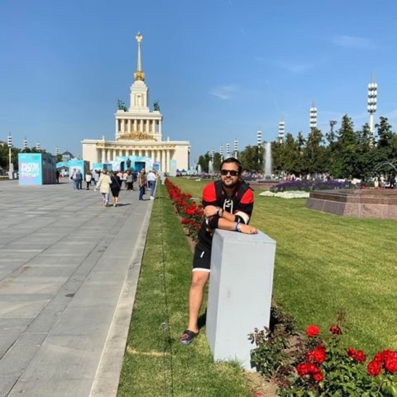 Profile Picture of Maksim Strelchik (@maksimstrelchik) on Poshmark