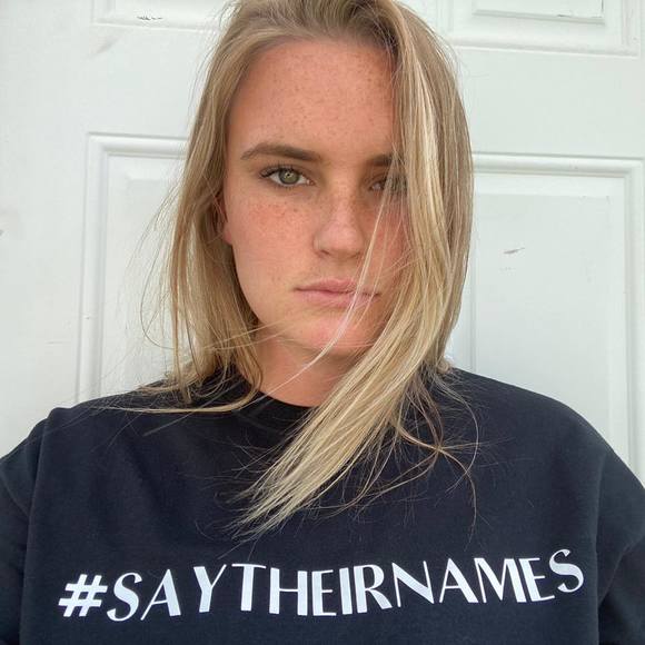 Profile Picture of Kylee Schramm (@kylee_schramm) on Poshmark