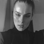Profile Picture of C O M U Z Z I (@nataliacomuzzi) on Instagram