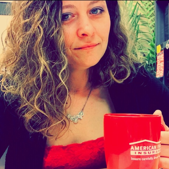 Profile Picture of Amber Pointer (@mommaoftres) on Poshmark