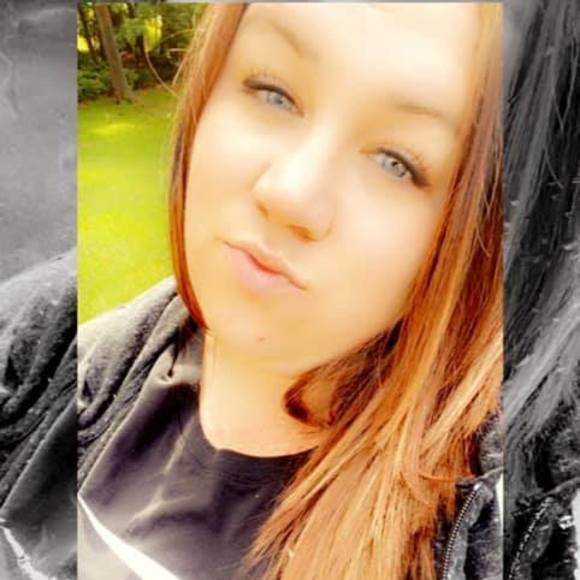 Profile Picture of Taryn Kobel (@annmarie616) on Poshmark