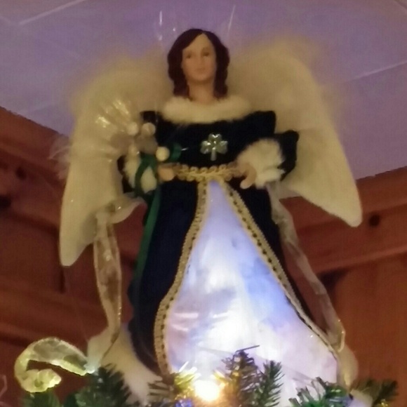 Profile Picture of Andrea Keiser (@irishlassi213) on Poshmark