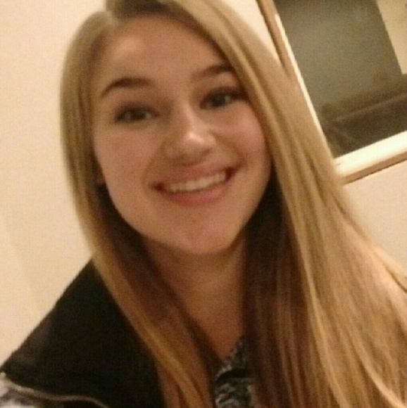 Profile Picture of Kaitlyn Heeringa (@kheeringa) on Poshmark