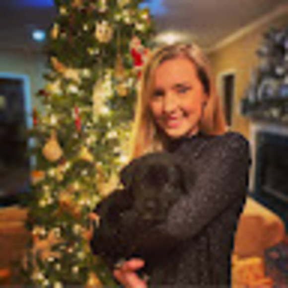 Profile Picture of Carol Cooley (@carolfcooley) on Poshmark