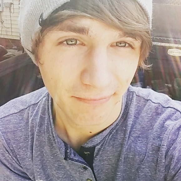 Profile Picture of Tristan Lowery (@iltdanv) on Poshmark