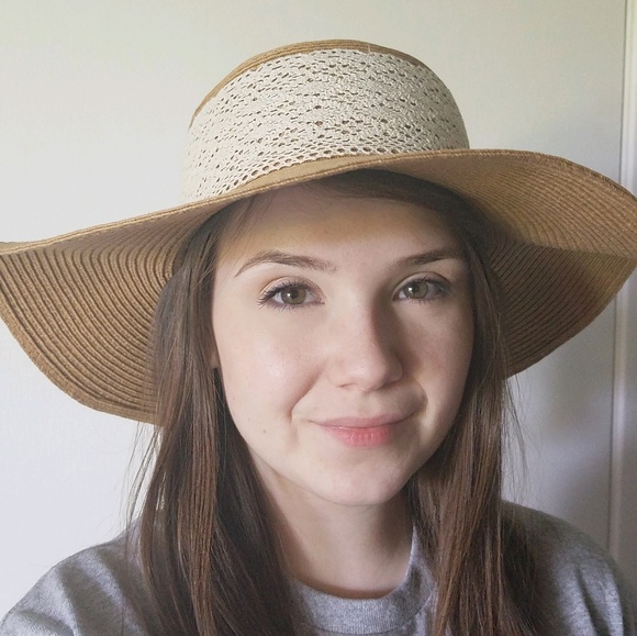 Profile Picture of Lauren Muncey (@muncey98) on Poshmark