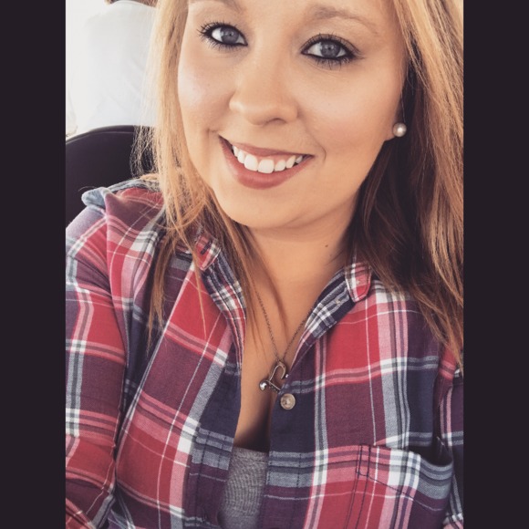 Profile Picture of Haley Carman (@haley_carman93) on Poshmark