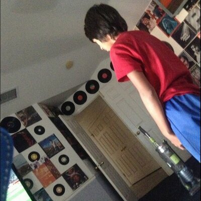 Profile Picture of Izzy (@izzyserna111) on Twitter