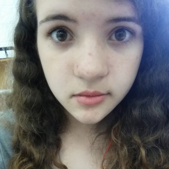 Profile Picture of Heather Edgcombe (@iloveowlssomuch) on Poshmark