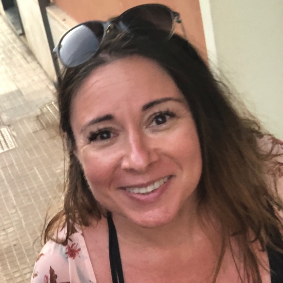 Profile Picture of Ann Pandullo (@amp0809) on Poshmark