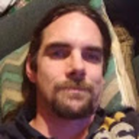 Profile Picture of David Poche (@marlboro609609) on Poshmark