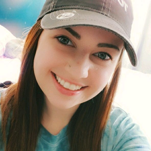 Profile Picture of Nik Thacker (@nicolethacker12) on Tiktok