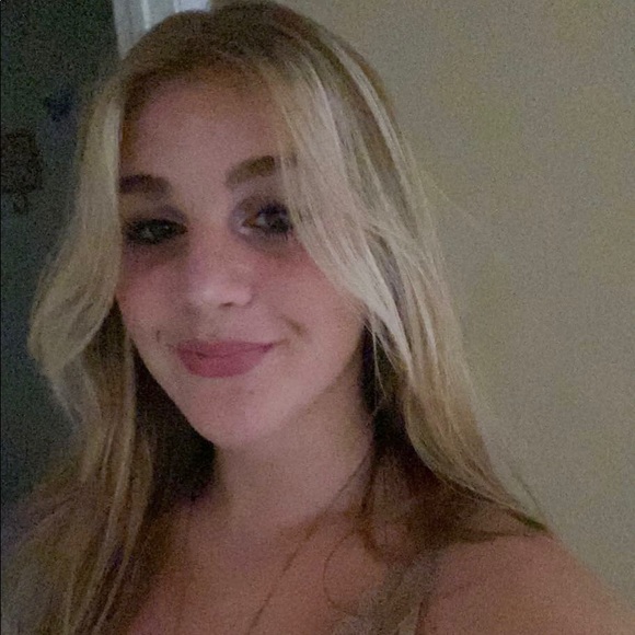 Profile Picture of Marcella Walsh (@marcellawalsh) on Poshmark