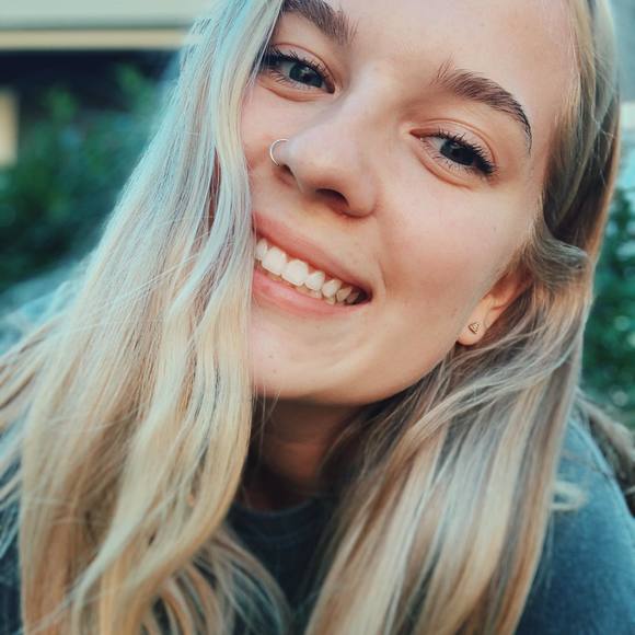Profile Picture of Kendall Newton (@kendallnewto783) on Poshmark