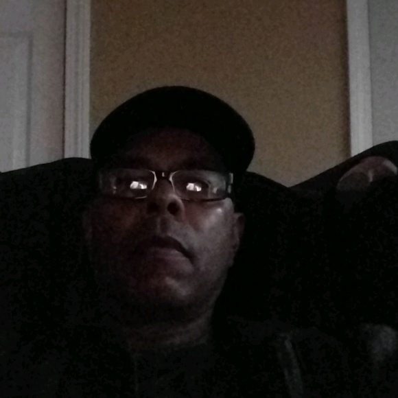 Profile Picture of John Lopes (@jlopes140) on Poshmark