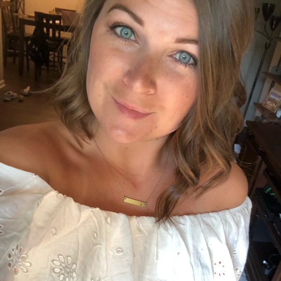 Profile Picture of Katie Bernas (@ktbernas) on Poshmark