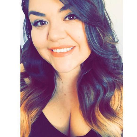 Profile Picture of Nayeli Robles (@inayeli2476) on Poshmark