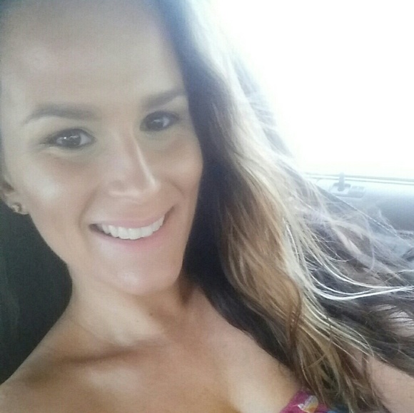 Camille Kenison - Poshmark Profile Picture of Camille Kenison (@camille2783) on Poshmark