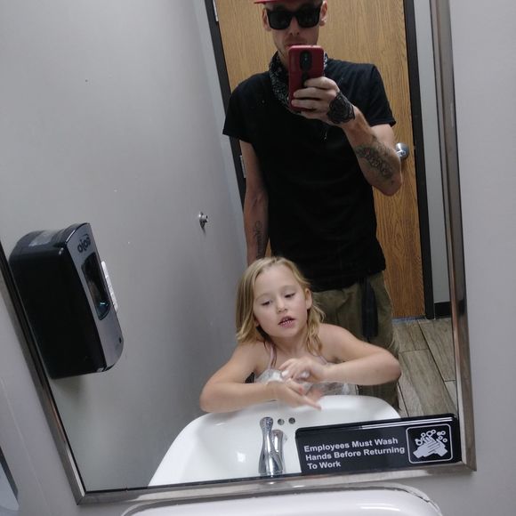 Profile Picture of Aaron Zyla (@zylaaaron4) on Poshmark