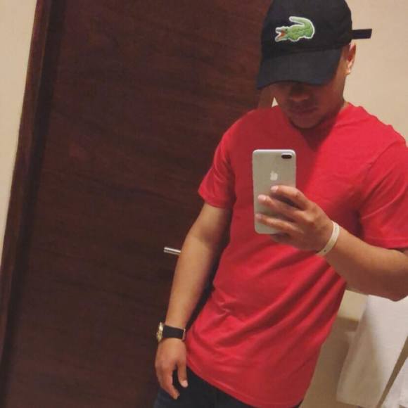 Profile Picture of Steven Velazquez (@steven_123) on Poshmark