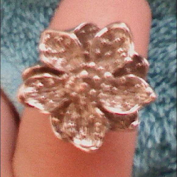 Profile Picture of Meg Russin (@rrrrrrdhkfnjf) on Poshmark