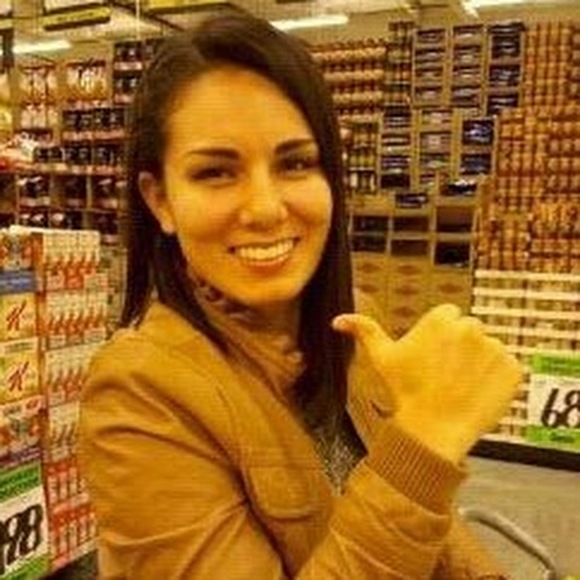Profile Picture of Angelica Camacho (@camachogely) on Poshmark