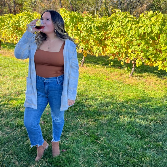 Profile Picture of Allie Riggins (@allieriggins) on Poshmark