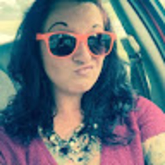 Robyn Howell - Poshmark Profile Picture of Robyn Howell (@robynhood486) on Poshmark