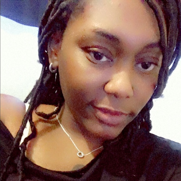 Profile Picture of Jasmine Stovall (@jasminestova375) on Poshmark