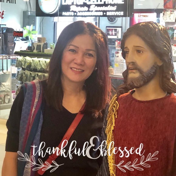 Profile Picture of Angelina Munar (@angelinamu) on Poshmark