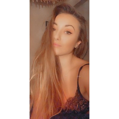 Profile Picture of Alice Taylor-Moore (@AliceRose090) on Twitter