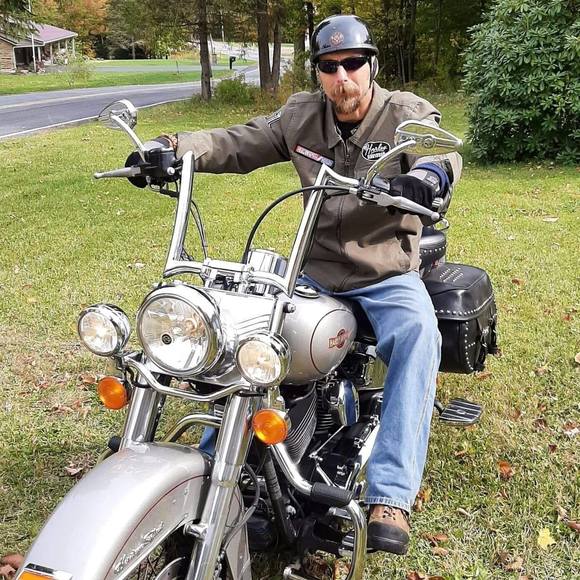 Profile Picture of Todd Olshavsky (@toddolshavsky) on Poshmark