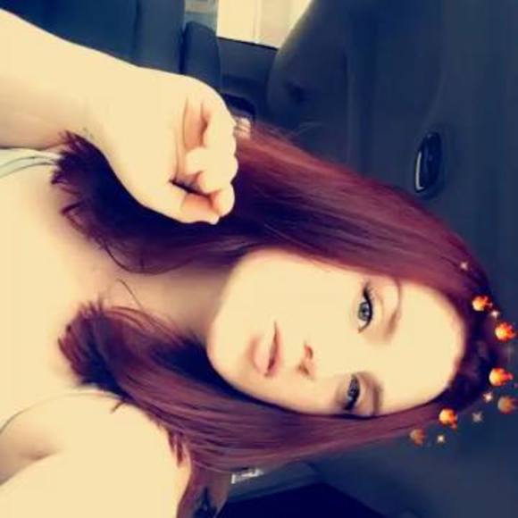 Profile Picture of Bethany Stewart (@bethany_stewart) on Poshmark