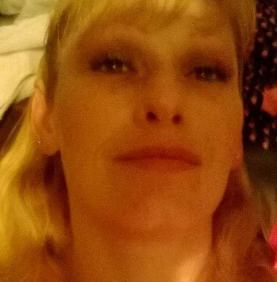Profile Picture of Amy Simmons (@amygirl74) on Poshmark
