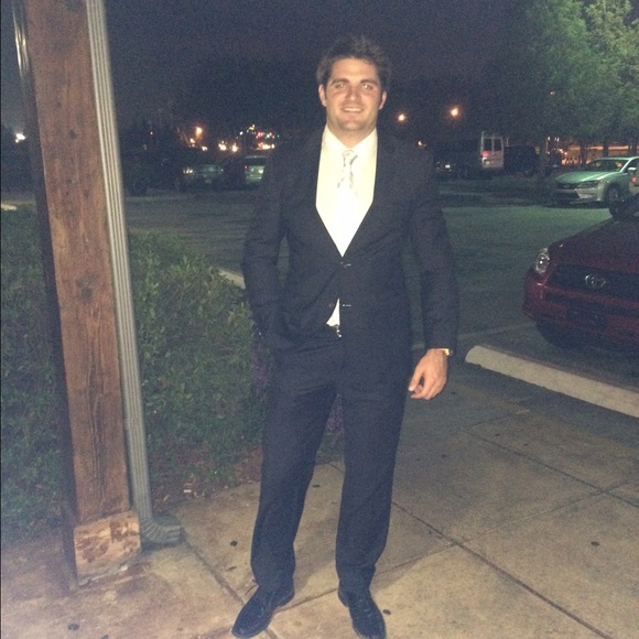 Profile Picture of Sean Donahue (@donahue7) on Poshmark