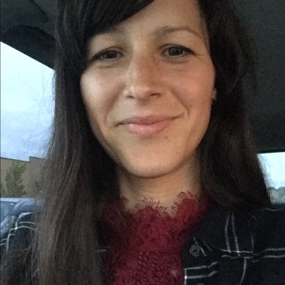 Profile Picture of Alyssa Notermann (@refindlove) on Poshmark