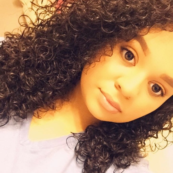 Profile Picture of Joanna Climaco (@joanna_climaco) on Poshmark