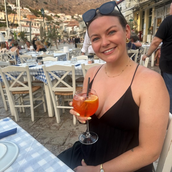 Julia Nappier - Poshmark Profile Picture of Julia Nappier (@jnappier) on Poshmark