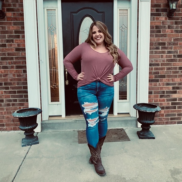 Profile Picture of Micah Manning (@micah_manning) on Poshmark