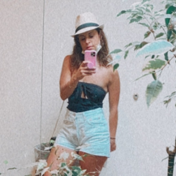 Profile Picture of Jeanine Khoury (@jeaninekhoury) on Poshmark