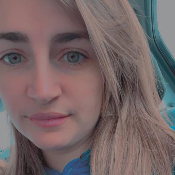 Profile Picture of Brittany Snedden (@bsnedden) on Poshmark