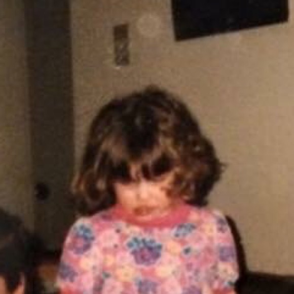 Profile Picture of Amanda Gilbert (@seancefiction) on Poshmark