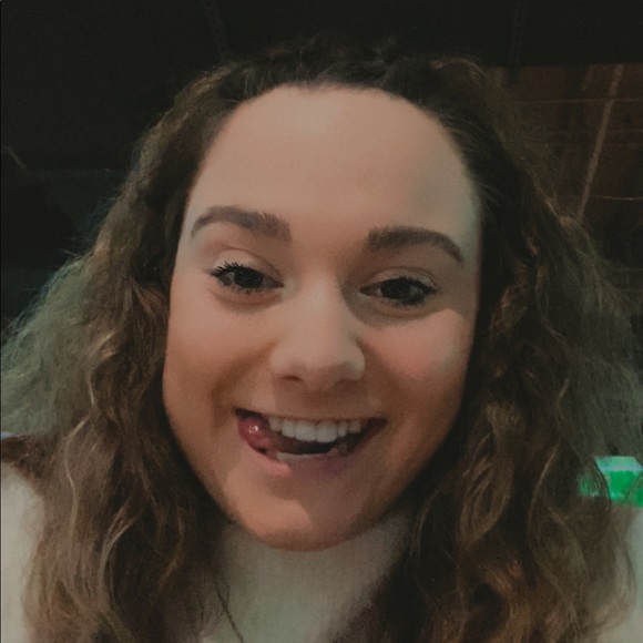Profile Picture of Mckenzie Graf (@mckenziegraf) on Poshmark