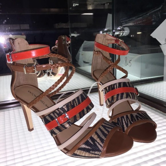 Profile Picture of Shedna Angilot (@dina95) on Poshmark