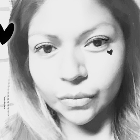 Profile Picture of Ernestine Ameelyenah (@ernestine_a) on Poshmark