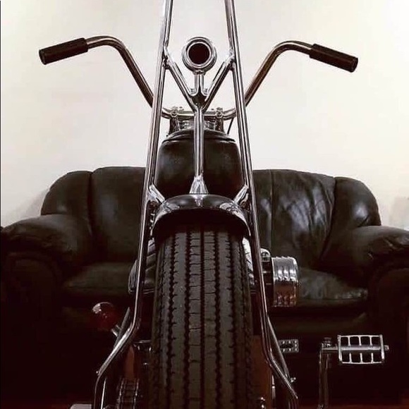 Profile Picture of James Goodhart (@goodhart23) on Poshmark