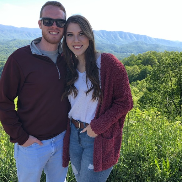 Victoria Gillooly - Poshmark Profile Picture of Victoria Gillooly (@vgilloolyy) on Poshmark