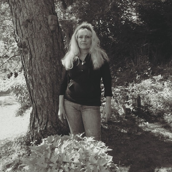 Profile Picture of Dawn Hoffmeister (@katty1988) on Poshmark