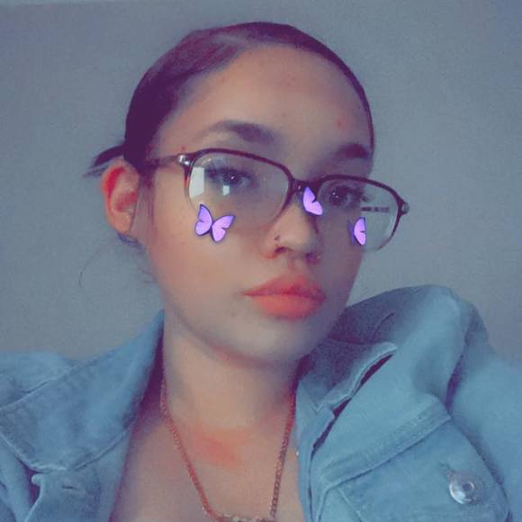 Profile Picture of Ariana Ariana (@arianaplaza196) on Poshmark
